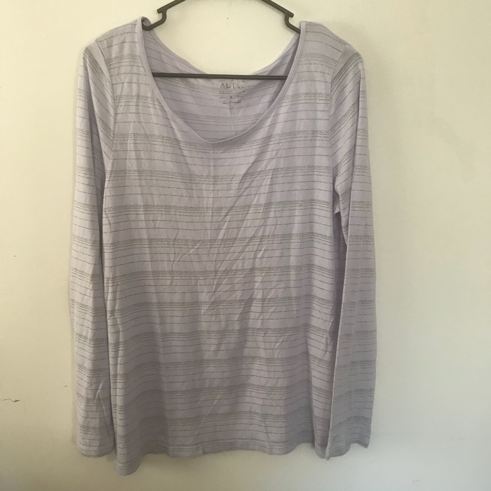 Apt 9 top